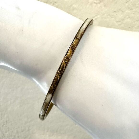 Brass and abalone thin bangle bracelet - Picture 3 of 9